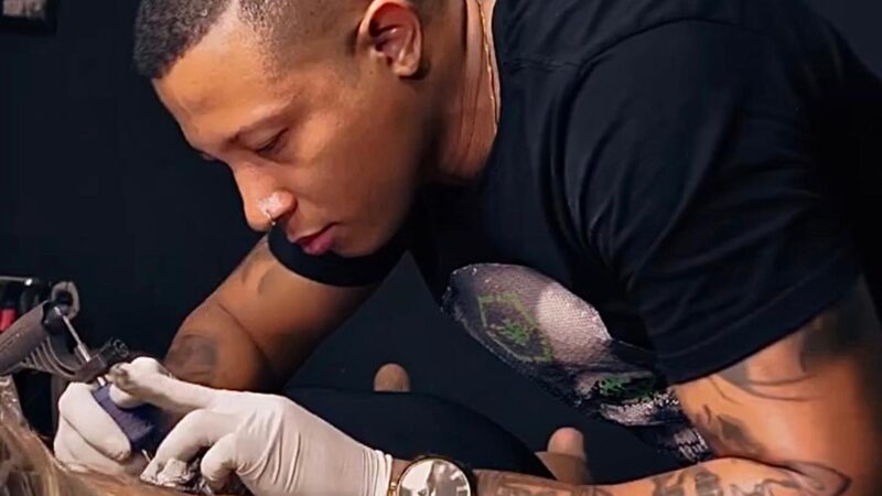 Crescimento, estigmas e paixão: a superação de um tatuador no Maranhão