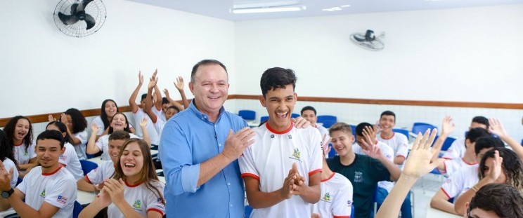 Em Presidente Dutra, Governo do Maranhão entrega reforma de escola, inaugura sistemas de abastecimento de água e autoriza reforma do Hospital Regional