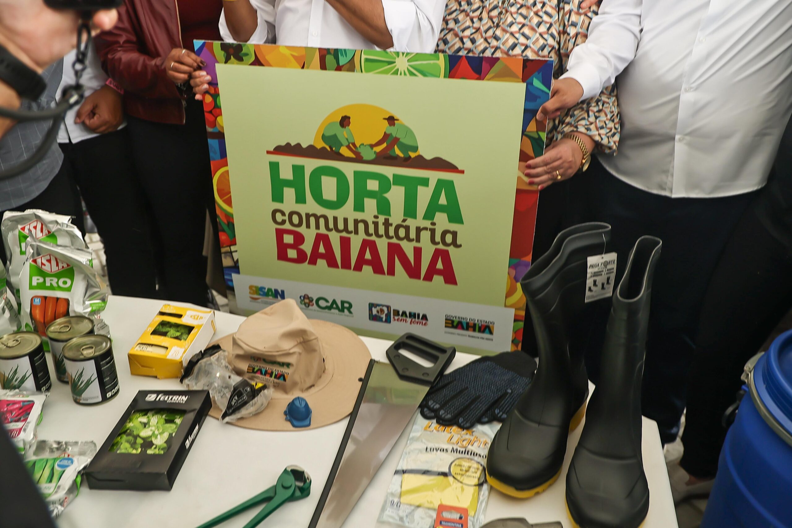Kits para hortas comunitárias amplia produção de alimentos em 100 municípios baianos