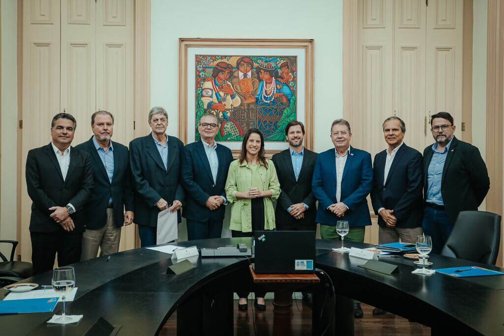 Raquel Lyra reúne setores para tratar de tarifaço dos EUA