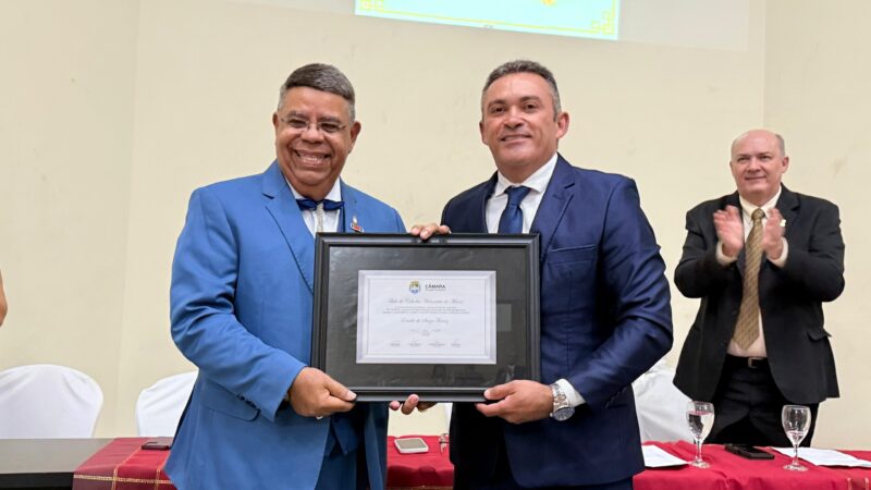 Câmara entrega Título de Cidadão Honorário ao professor universitário Eraldo de Souza Ferraz