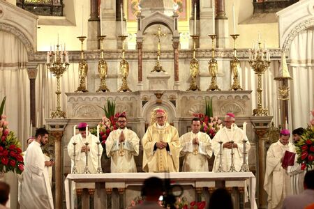 No Recife, missa em ação de graças celebra 25 anos de ordenação de Dom Fernando Saburido