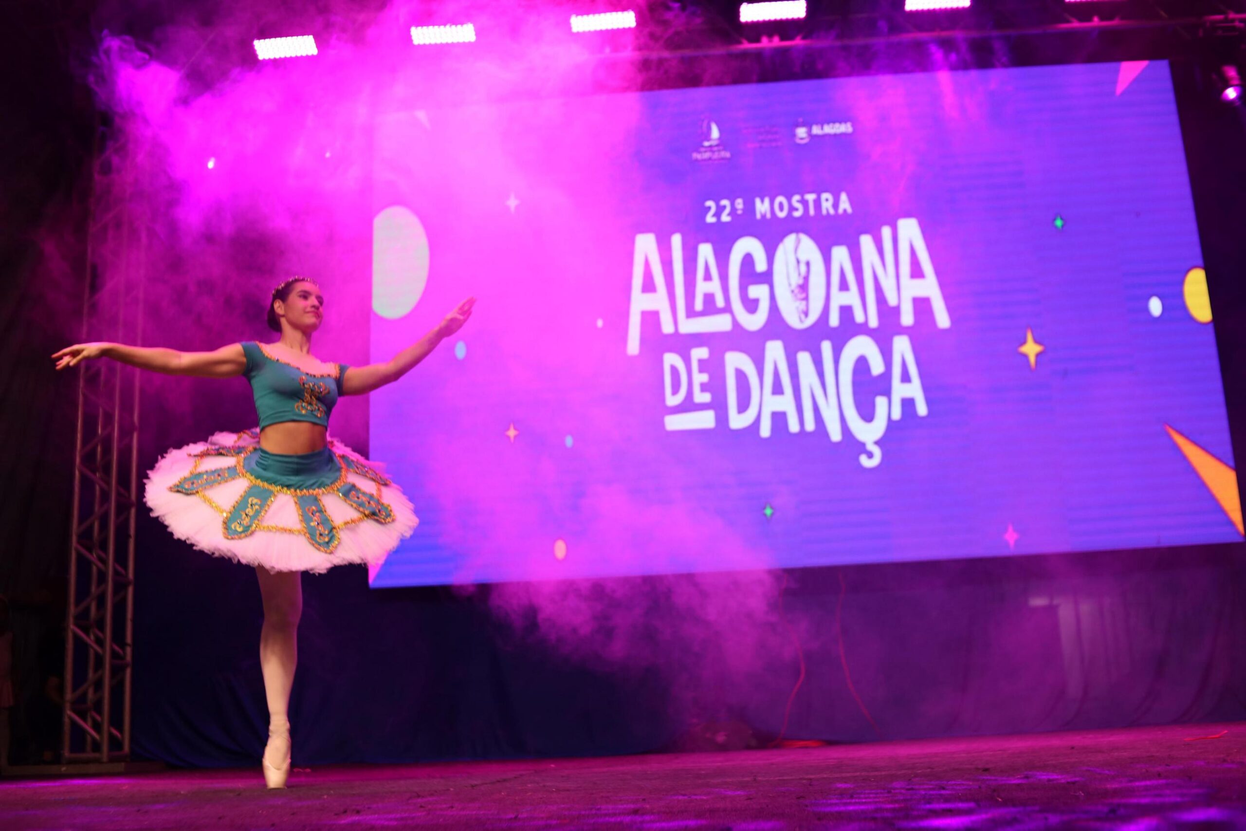 Mais de 200 artistas passam pelo palco da 22ª Mostra Alagoana de Dança em Paripueira