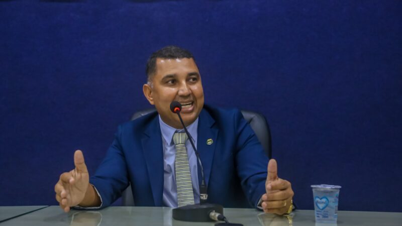 Câmara aprova uso obrigatório de focinheira para cães de grande porte em Maceió