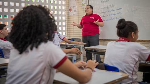 Prêmio Terra de Sabidos distribuirá R$ 15 mil entre projetos de educação no CE; veja como participar