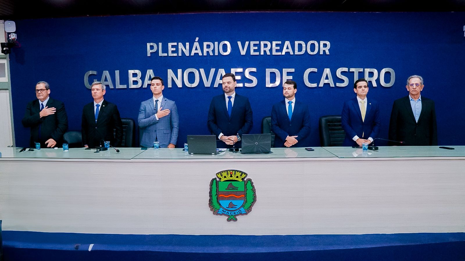 Caio Bebeto e Neto Andrade tomam posse como vereadores na Câmara de Maceió