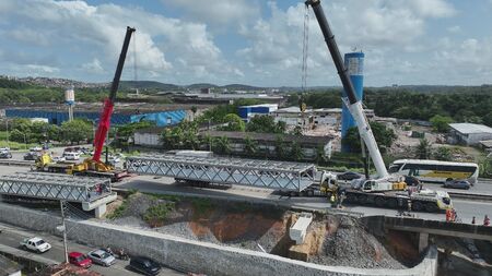 Trecho da BR-232 no Curado será novamente interditado para içamento de ciclovia e passarela