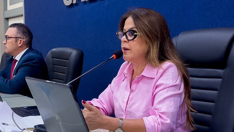 Vereadora Silvania Barbosa enaltece carreira de Marluce Caldas em discurso na Câmara