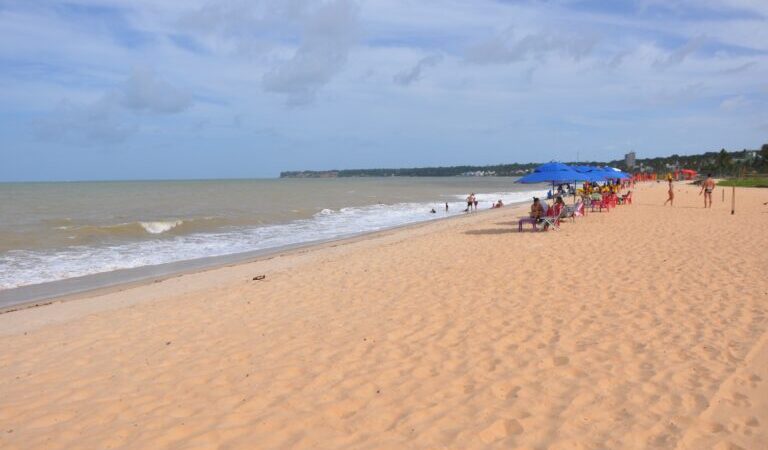 Paraíba tem três trechos de praias impróprios para banho neste fim de semana