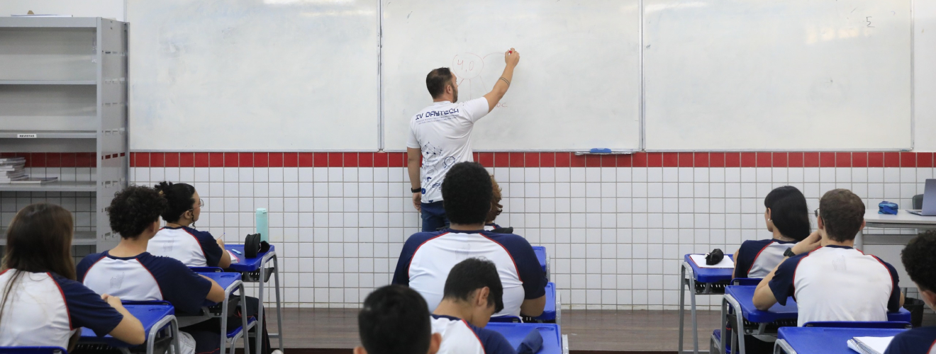 Publicado resultado final do concurso para o magistério estadual