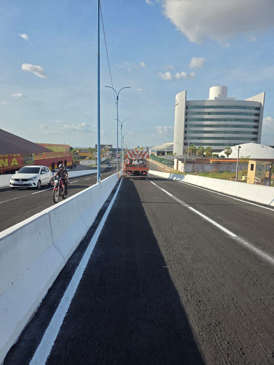 DER-PI conclui serviços de manutenção no viaduto da Miguel Rosa e tráfego é liberado