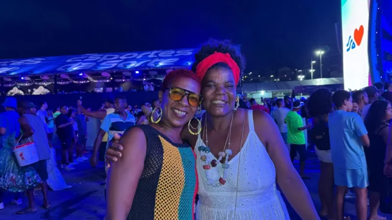 Fãs do Olodum aguardam primeiro show do penúltimo dia de Festival Virada Salvador: “Tá no sangue da gente”