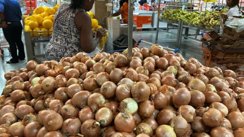 Cesta Básica de Salvador teve aumento de 2,69% em dezembro; alimentação básica consome mais de 40% do salário mínimo