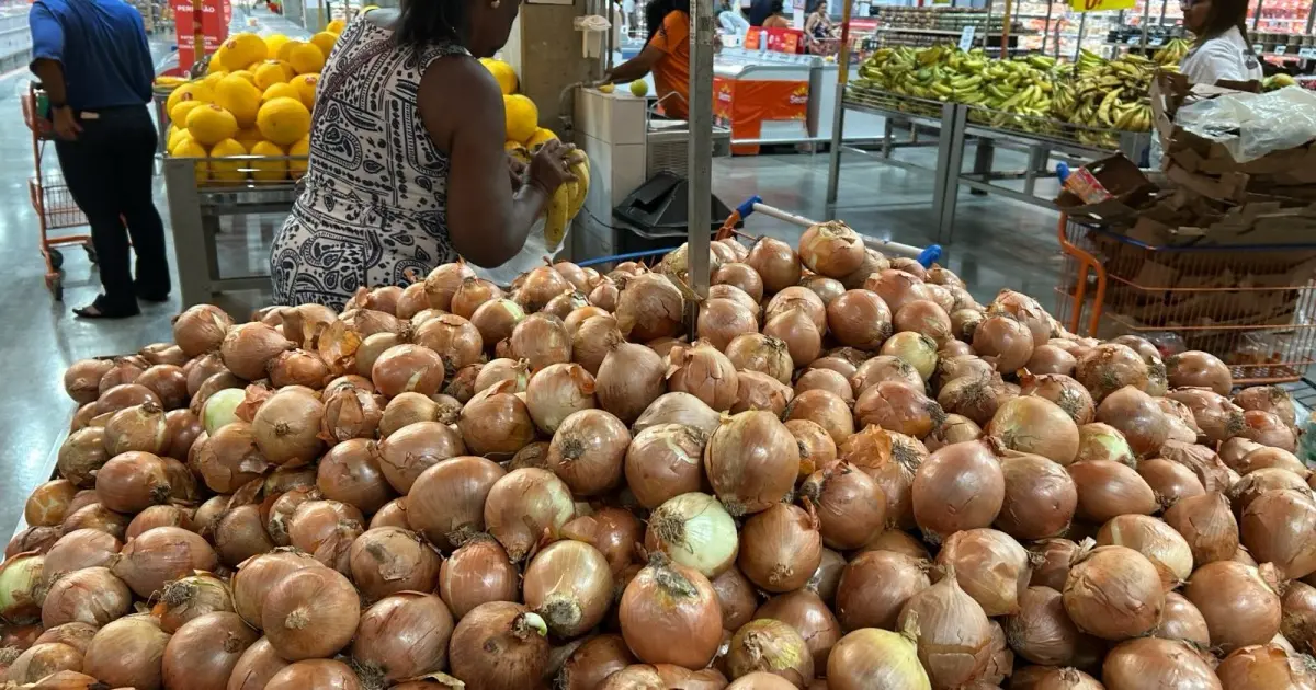 Cesta Básica de Salvador teve aumento de 2,69% em dezembro; alimentação básica consome mais de 40% do salário mínimo