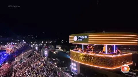 Gabriela e Chaiany deixam a casa do BBB 26 e vão para camarote elevado na Marquês de Sapucaí