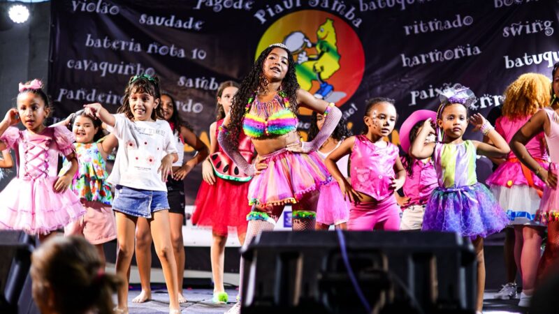 Bloco Piauí Samba diverte crianças com Carnaval infantil na zona Sul de Teresina