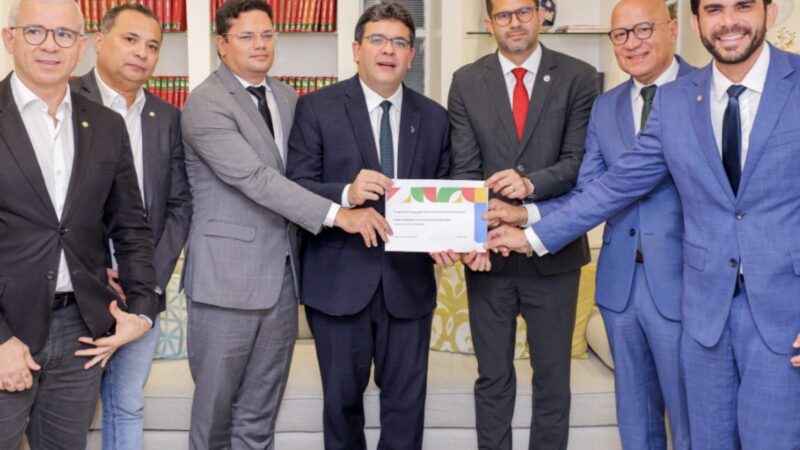 Rafael Fonteles recebe diagnóstico de estudo sobre a transposição do Rio São Francisco