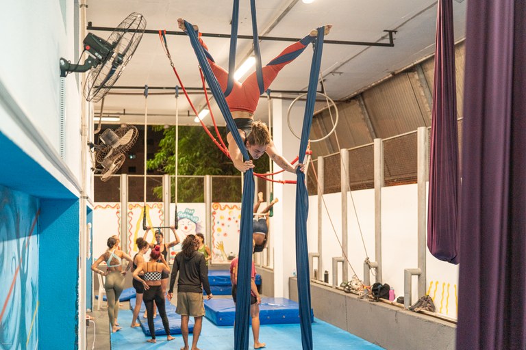 Escola de Circo da Funesc abre edital para seleção de monitores bolsistas para temporada 2026