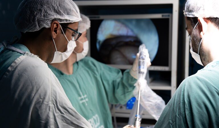 Paraíba contra o Câncer possibilita cirurgia oncológica inédita por vídeo no Hospital Edson Ramalho