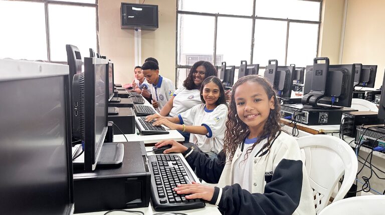 Maranhão amplia conectividade e já tem mais de 75% das escolas públicas com internet