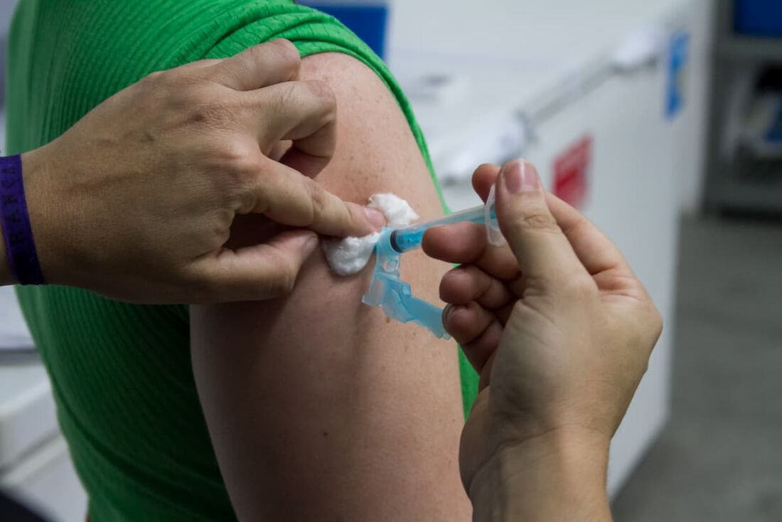Saúde de Pernambuco recomenda atualização de vacinas antes de viagem para jogos da Copa do Mundo
