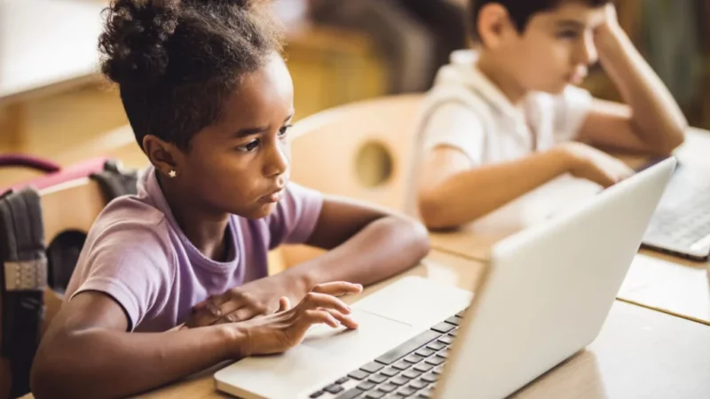 Maranhão lança plataforma de streaming para ampliar educação digital nas escolas