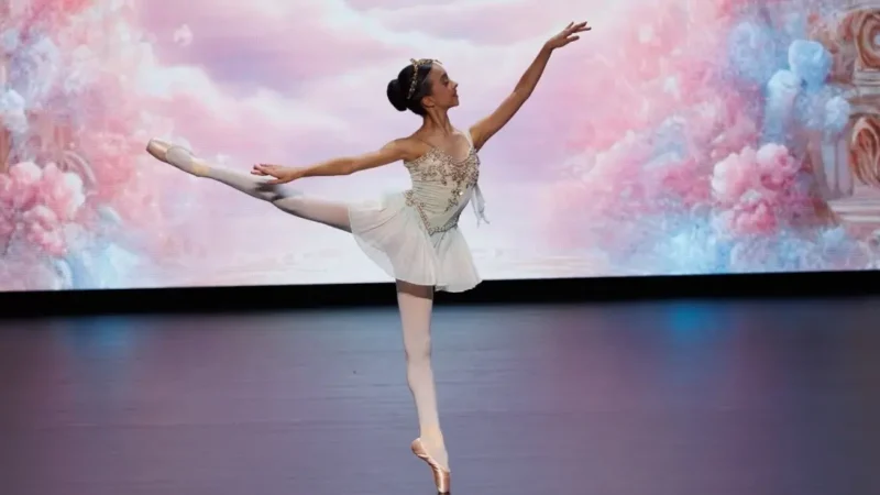 Bailarina baiana conquista 1º lugar no Festival da Sapatilha em Joinville e vaga na Escola do Teatro Bolshoi; conheça Maria Clara Cerqueira