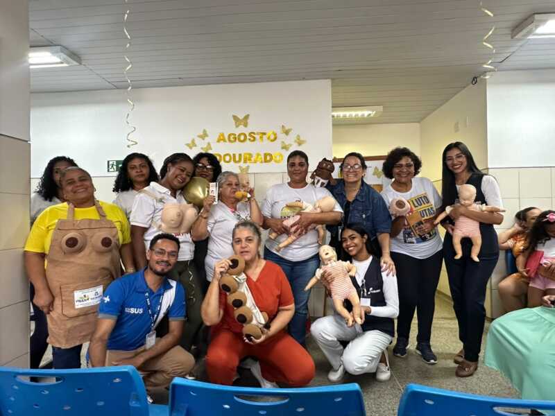 Agosto Dourado reforça importância da amamentação e leva orientação a usuárias do 16º Centro de Saúde em Salvador.