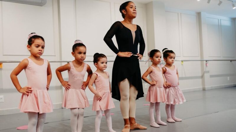 Academia de dança apresenta