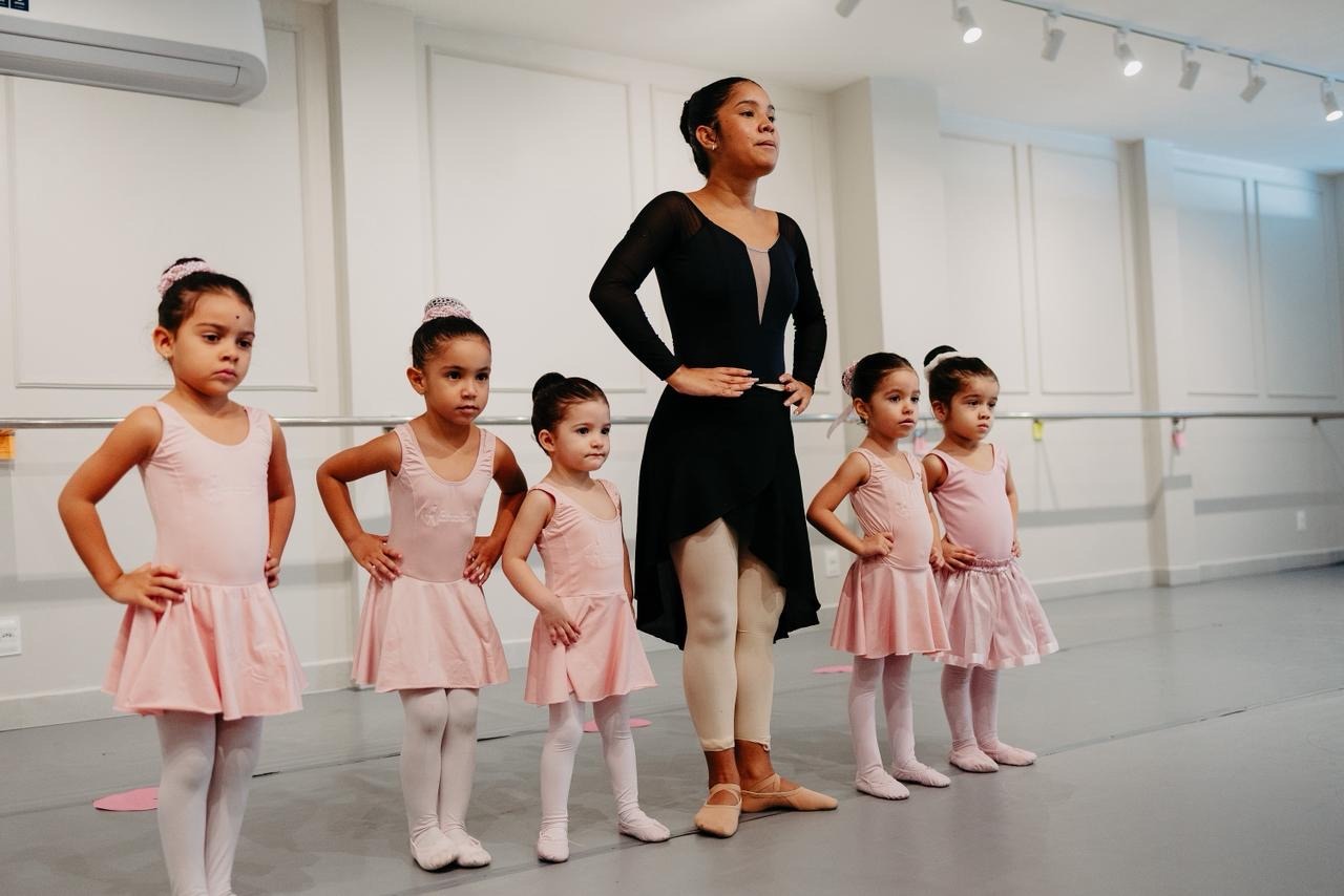 Academia de dança apresenta